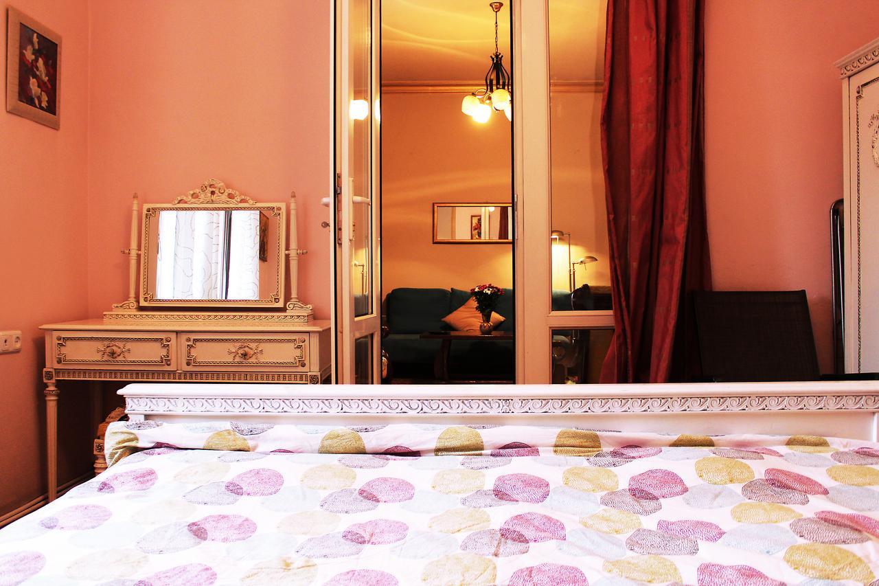 Vivid 2 Bedroom Apt. Jereván Kültér fotó