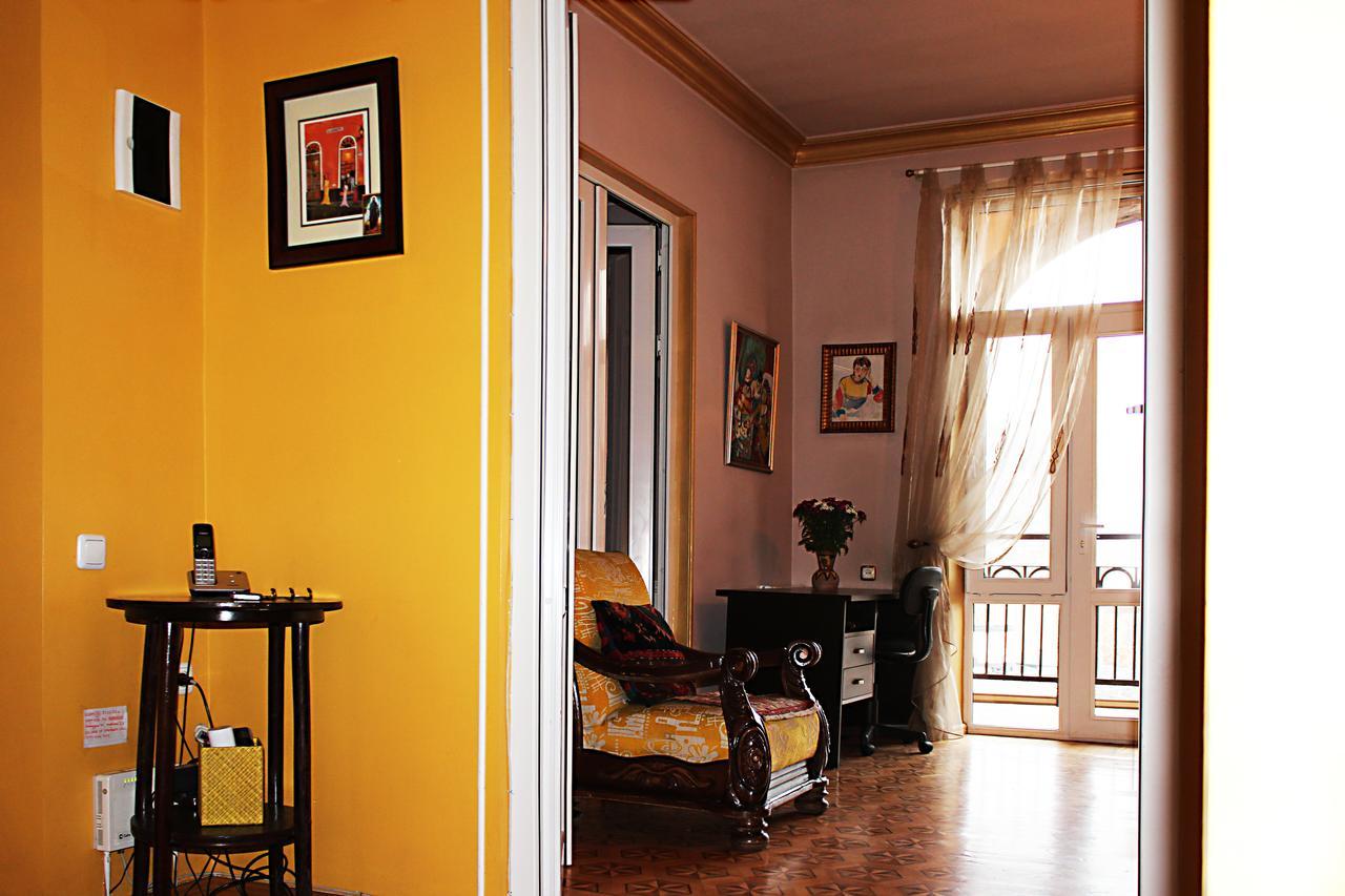 Vivid 2 Bedroom Apt. Jereván Kültér fotó